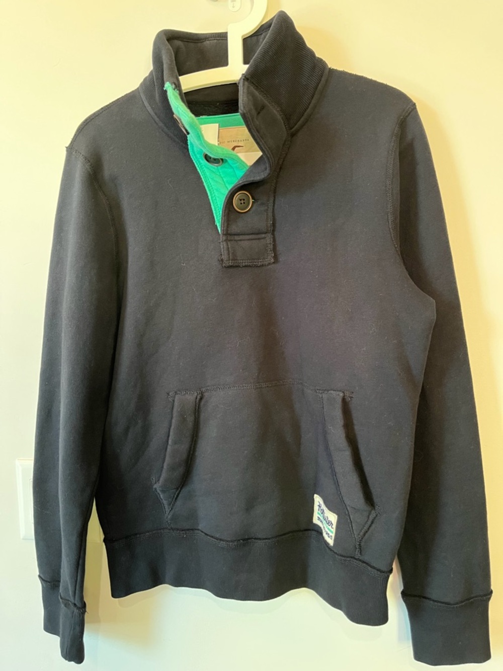 Men’s Hollister sweater